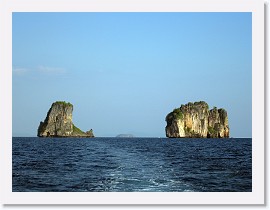 IMG_7957-crop * Phi-Phi Islands of Koh Bida Nai and Koh Bida Nok (L-R) * 3264 x 2448 * (1.64MB)